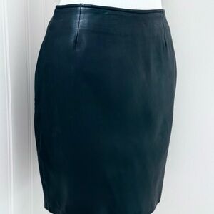 Danier Luxe Black Lamb Leather Mini Skirt Size 4 Canadian Made